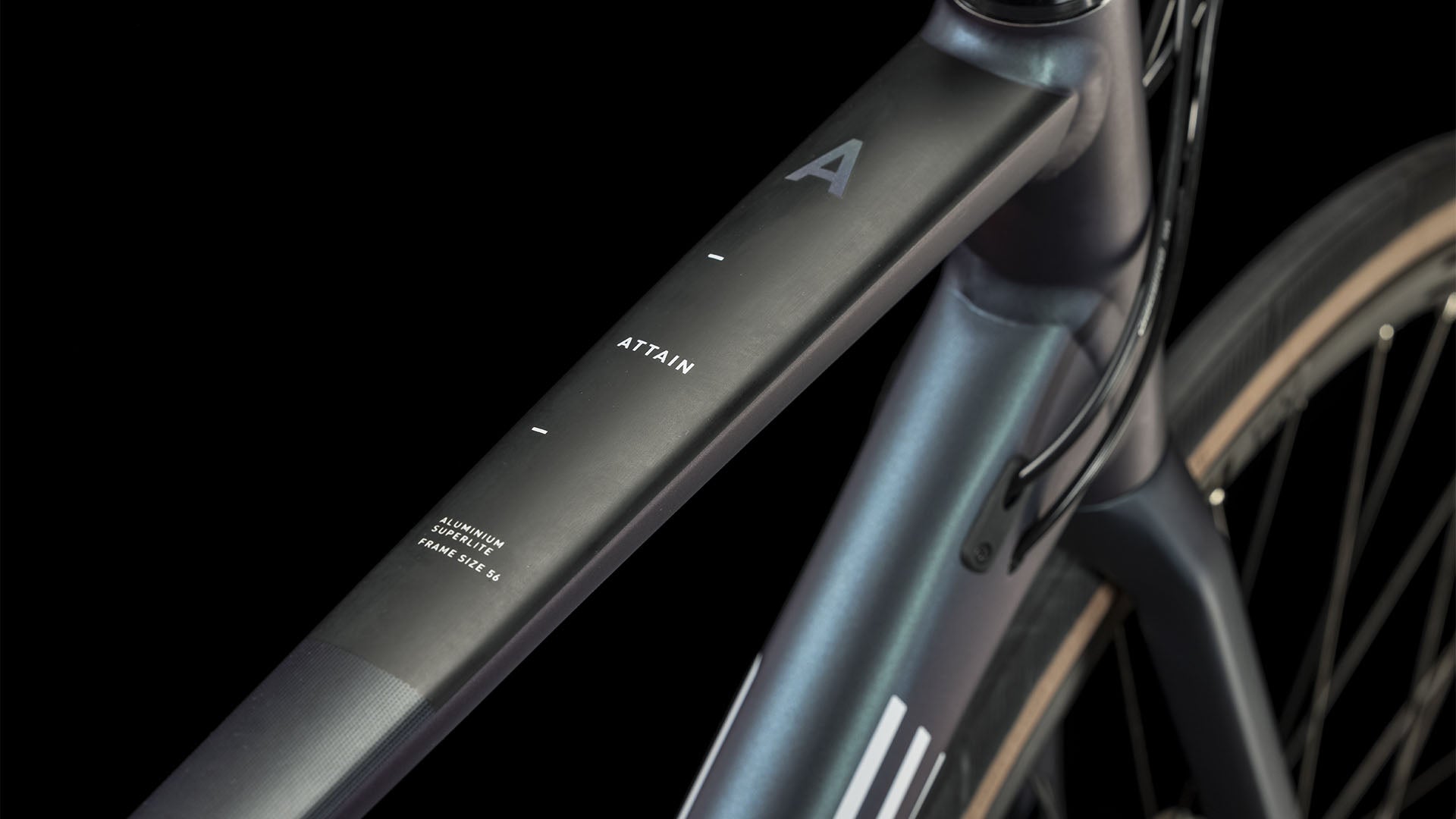 Bicicleta de ruta CUBE Attain deepblue'n'white